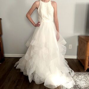 David’s Bridal Sequin And Lace Wedding Dress  Tule Ruffled Skirt And Train NWT